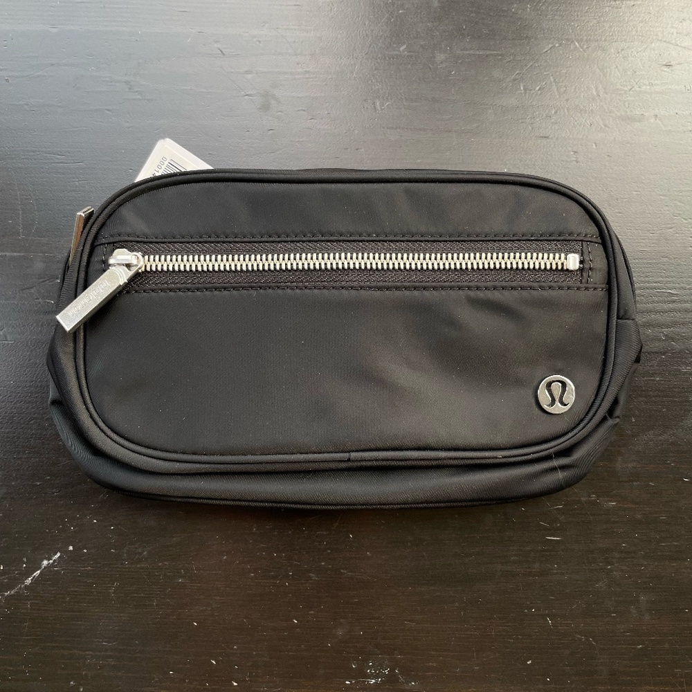 **SOLD** Lululemon Wunderlust Belt Bag Black NWT